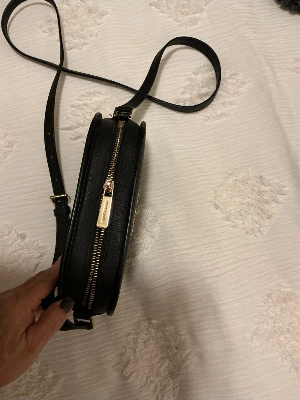 Michael Kors compact oval